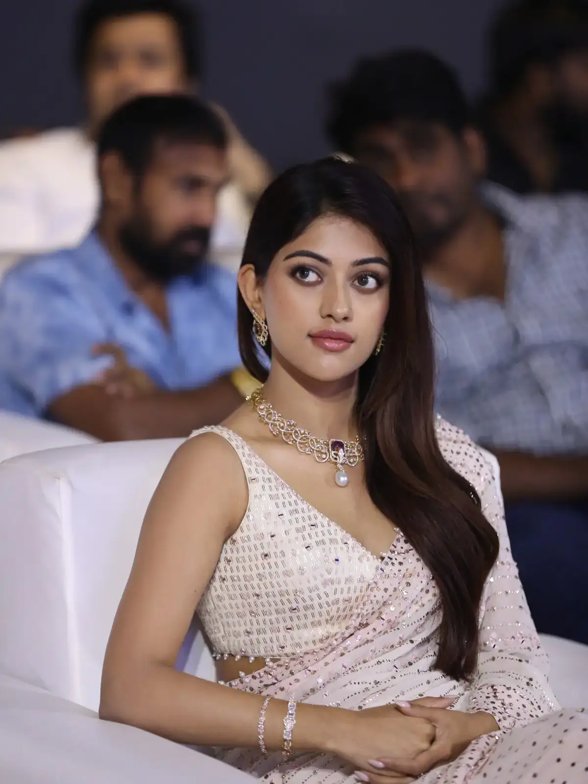 ANU EMMANUEL IN BEAUTIFUL WHITE SAREE SLEEVELESS BLOUSE 13